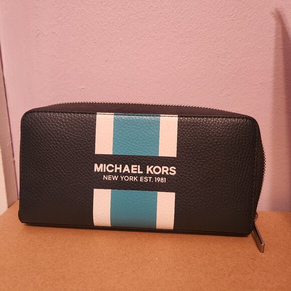 Michael Kors New York EST. 1981 NWOT Blue Large Leather Wallet - Picture 3 of 15